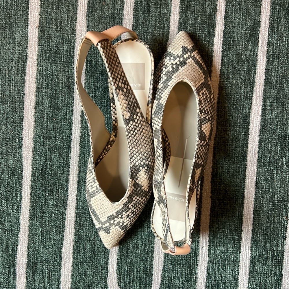 Dolce Vita - never worn faux snakeskin heels - size 6 women’s